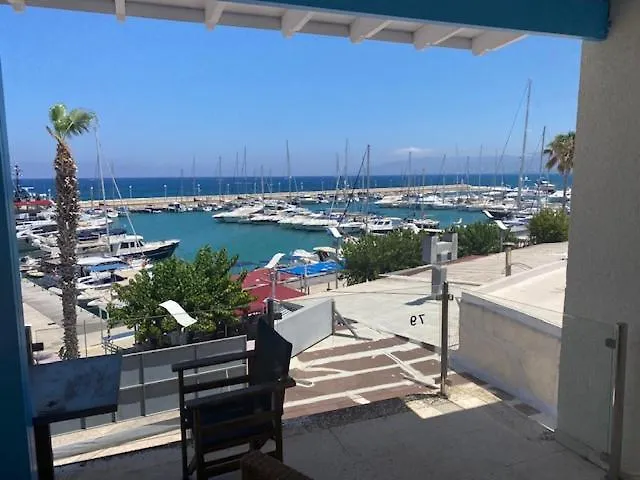 Latchi Marina View Apartament *